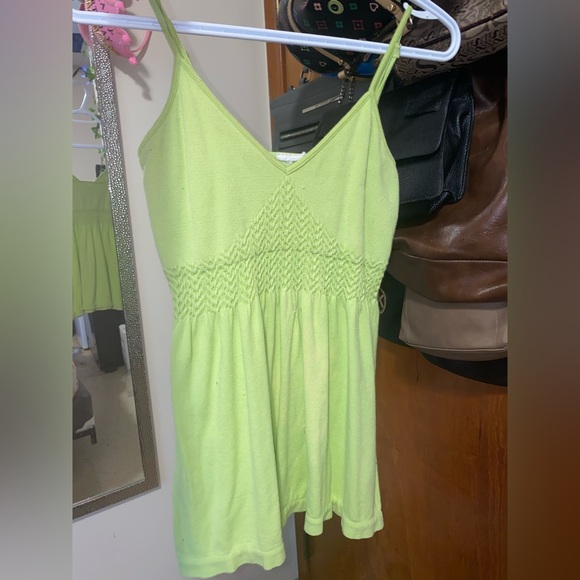 Green shirt, soft fabric, long - Picture 1 of 1